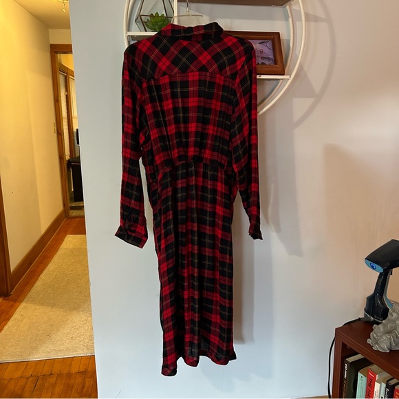City Chic Women's Small S 16 Red Plaid Twist Waist  Dress Bloomingdale's NWT - Picture 2 of 8